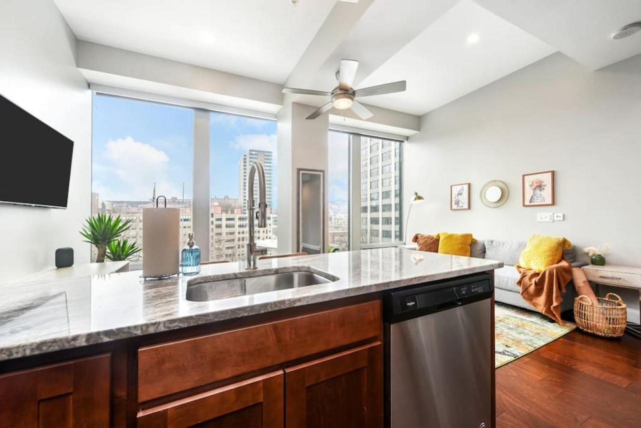 Hostwise Stays - The Washington At Chatham - Free Parking, Private Gym, More! Pittsburgh Dış mekan fotoğraf